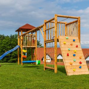 Rundholzspielplatz 08