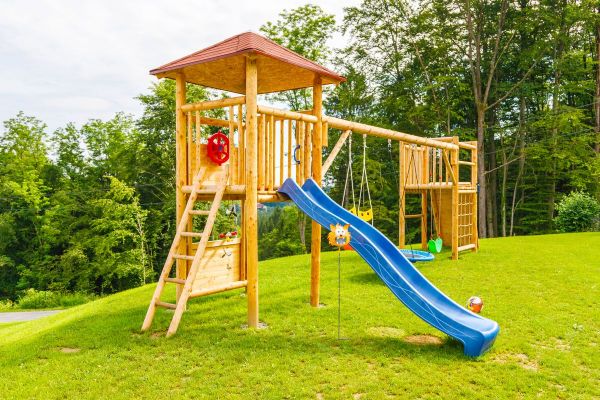 Rundholzspielplatz 10